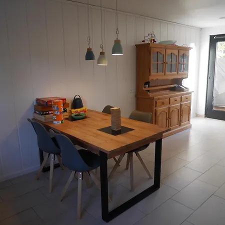 4700 In Semesterbostad